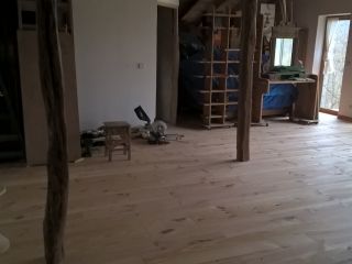 Pose d'un plancher pin des landes .