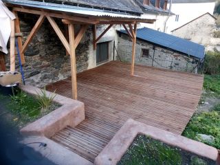 Réalisation d'un appentis et d'une terrasse bois.
